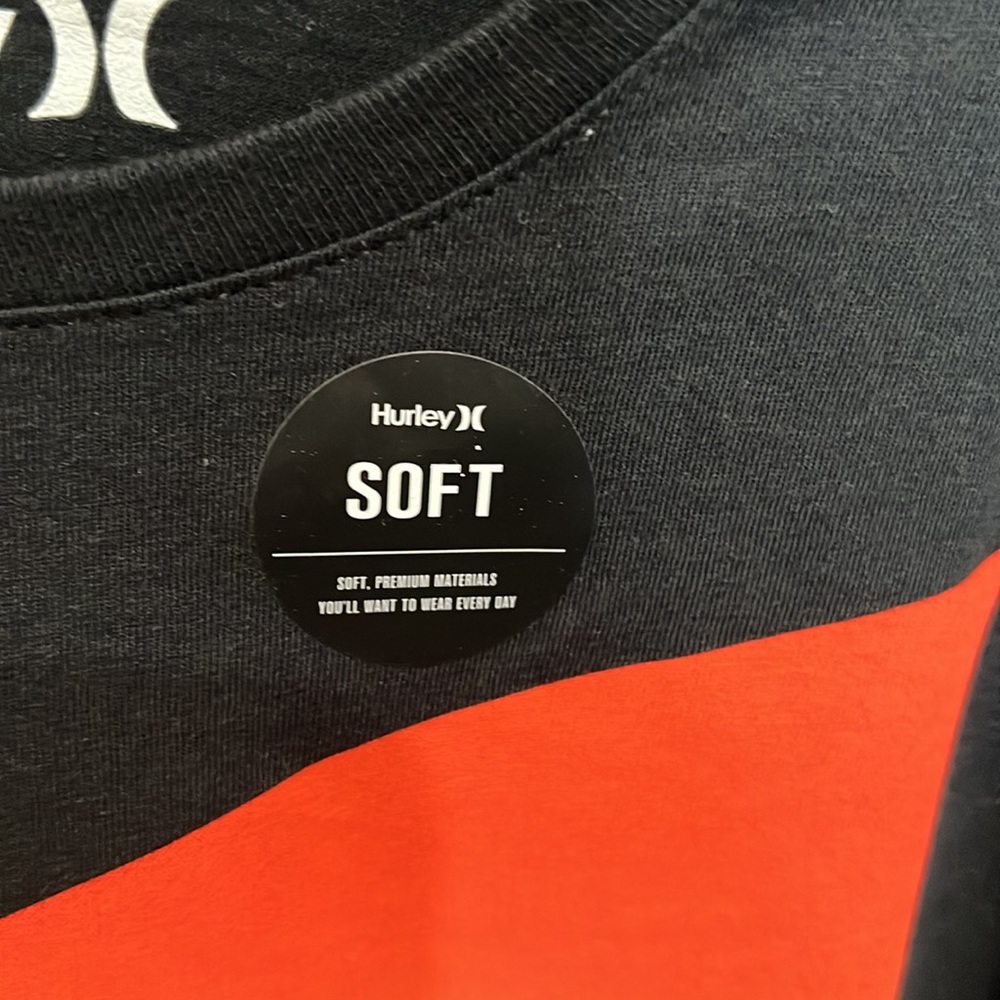 Hurley BNWT 2 tee bundle - Picture 4 of 5